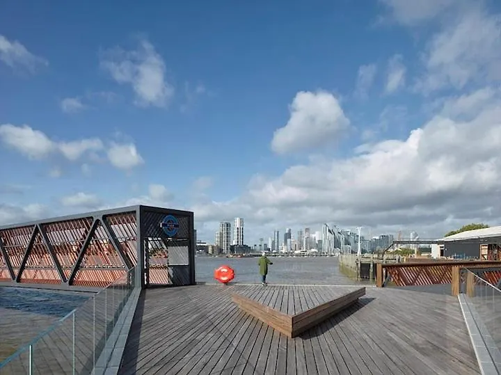 Apartment In Royal Docks London